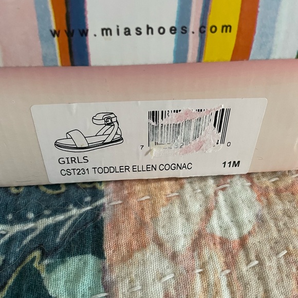Size 11 Girls’ Mia Sandals, NIB - Picture 2 of 2